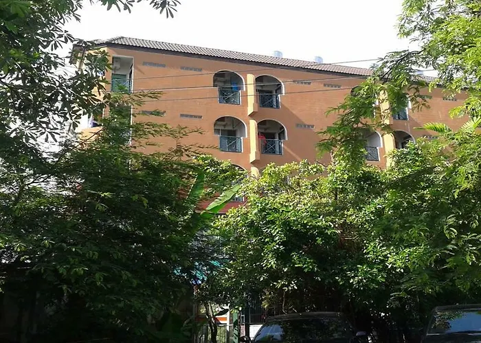 Hotel Baan Khun Mae Bangkok